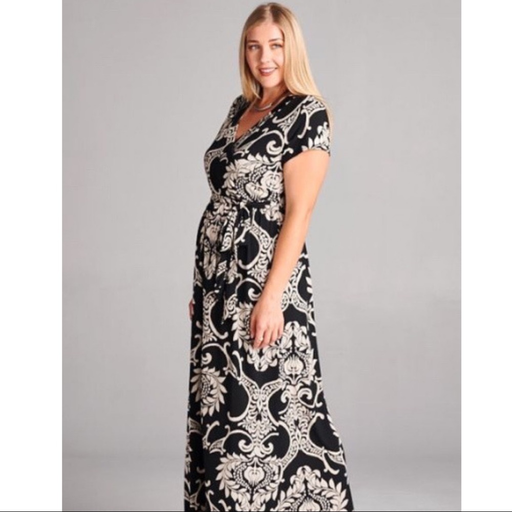 Anna Plus Size Maxi Dress